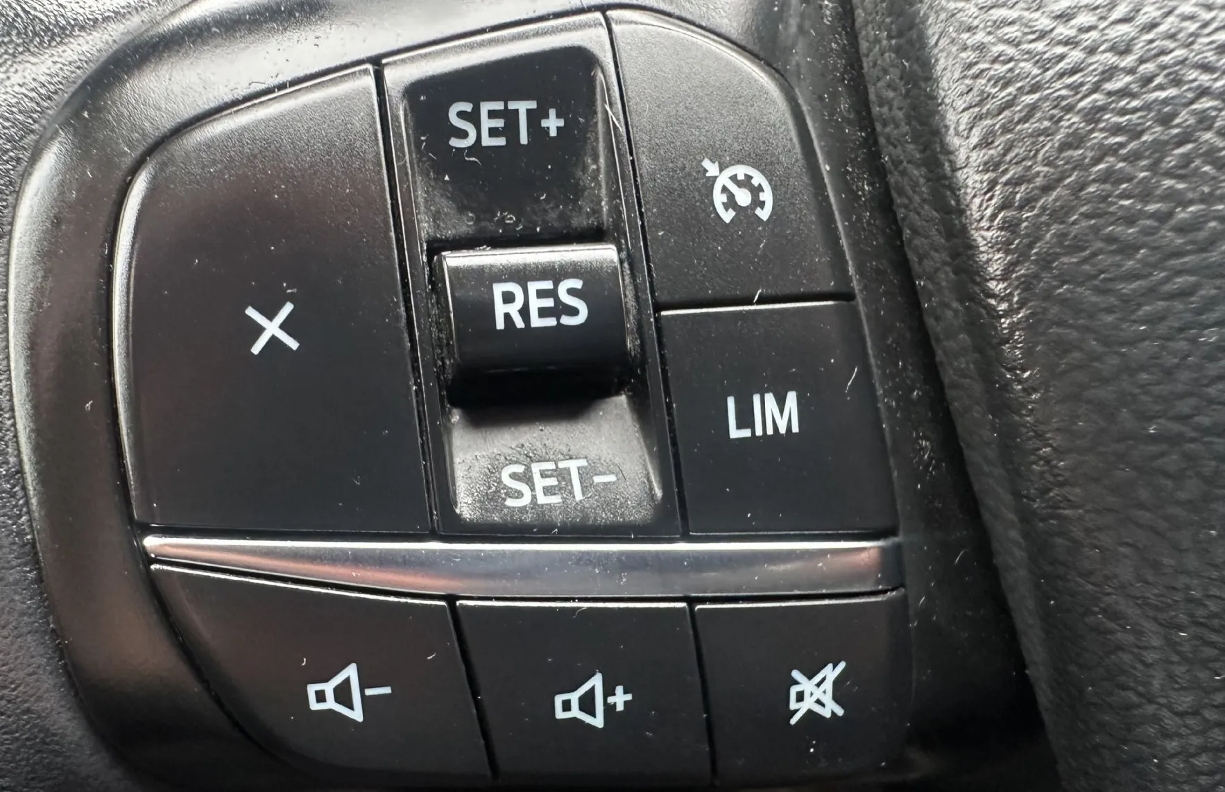 Zunanja slika - Ford Kuga - 2.5 190CV BVA6.KAMERA.NAVI.LED.ALU.2022.112 KW - 7