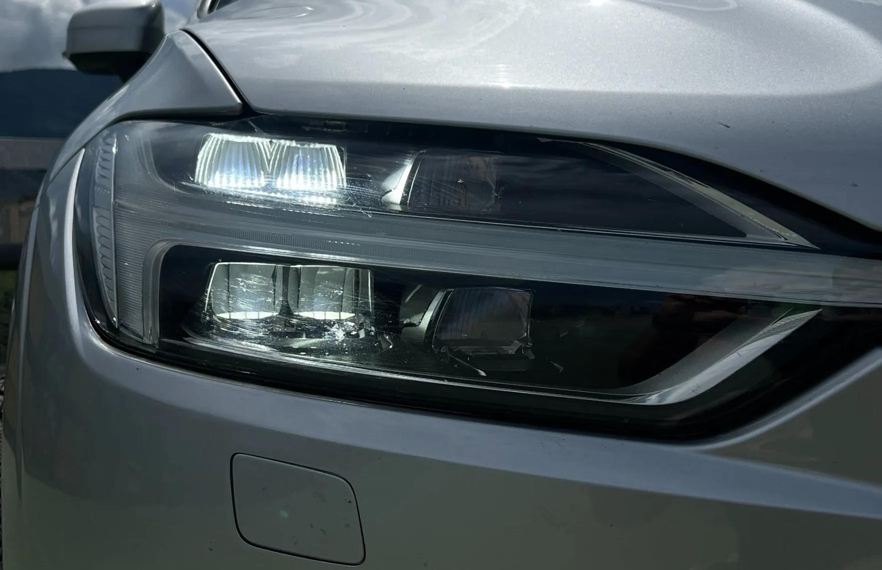 Zunanja slika - Volvo XC60 - D4 AWD Momentum Avt. LED.NAVI.ACC.2XPDC.VZR KAM - 4