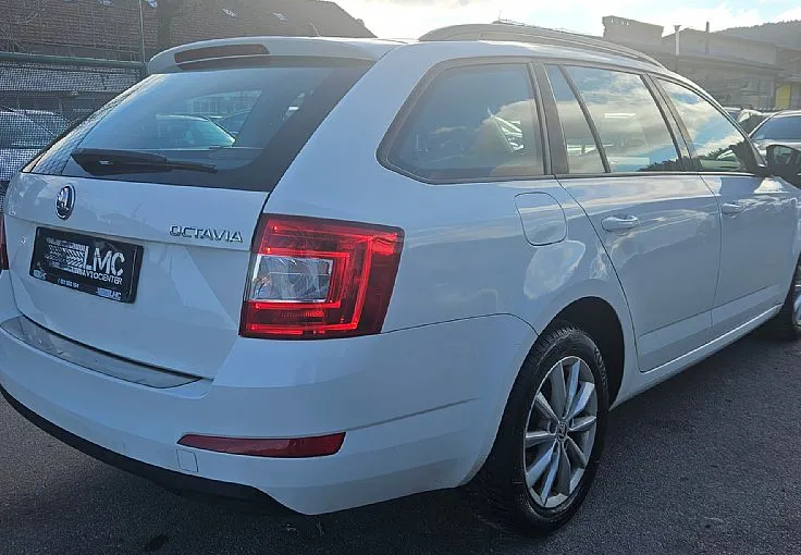 Zunanja slika - Škoda Octavia - Combi 2.0 TDI 150ks DSG °XENON° °TEMPOMAT° - 5