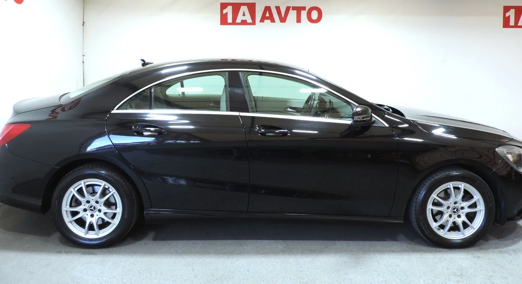 Zunanja slika - Mercedes-Benz CLA-Razred - 180 - 4