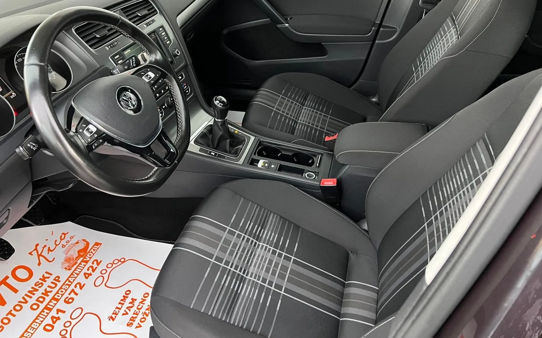 Notranja slika - VW Golf Variant - 1.6 TDI-LOUNGE-BI-XENON-NAVI-GRETJE-SED-SERVI-KNJ- - 9