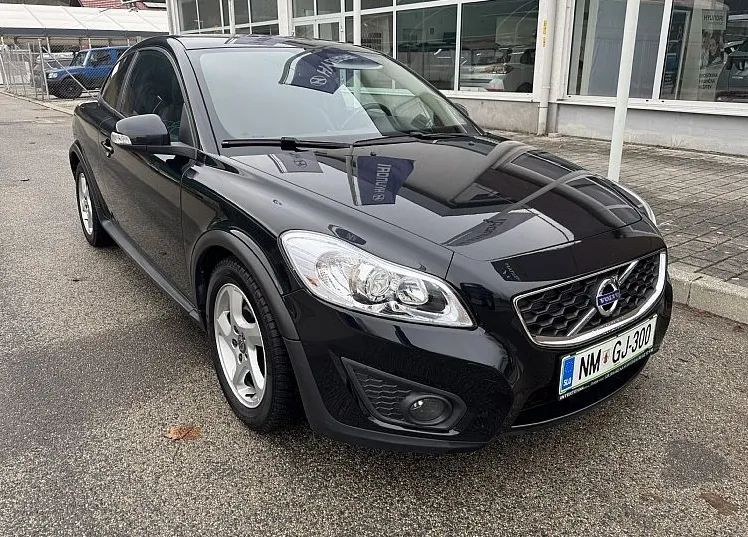 Zunanja slika - Volvo C30 - DRIVe MOMENTUM +velik servis + letna platišča - 1