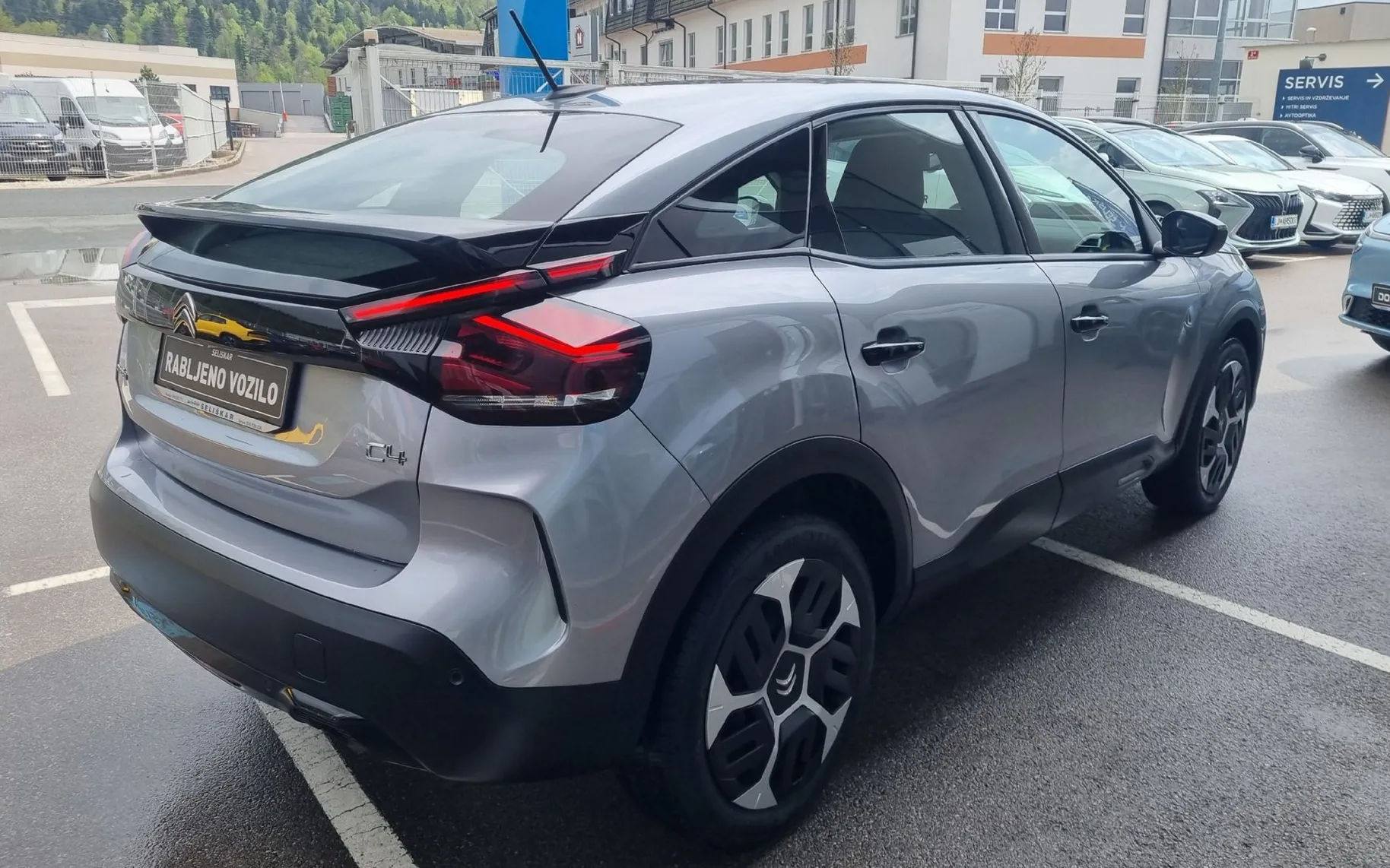 Zunanja slika - Citroën C4 - 1.2 PureTech 100 You  - SAMO 19.857KM - ODLIČEN - 7