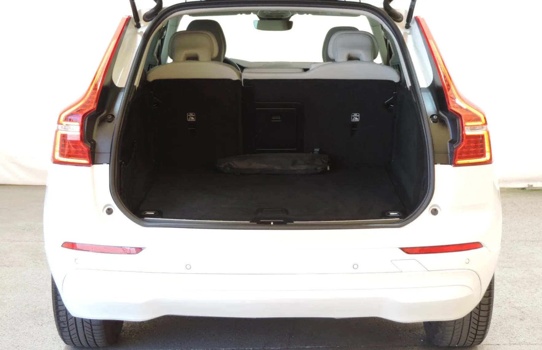 Zunanja slika - Volvo XC60 - B4D AWD  Avt. LED-VIRTUA - 19