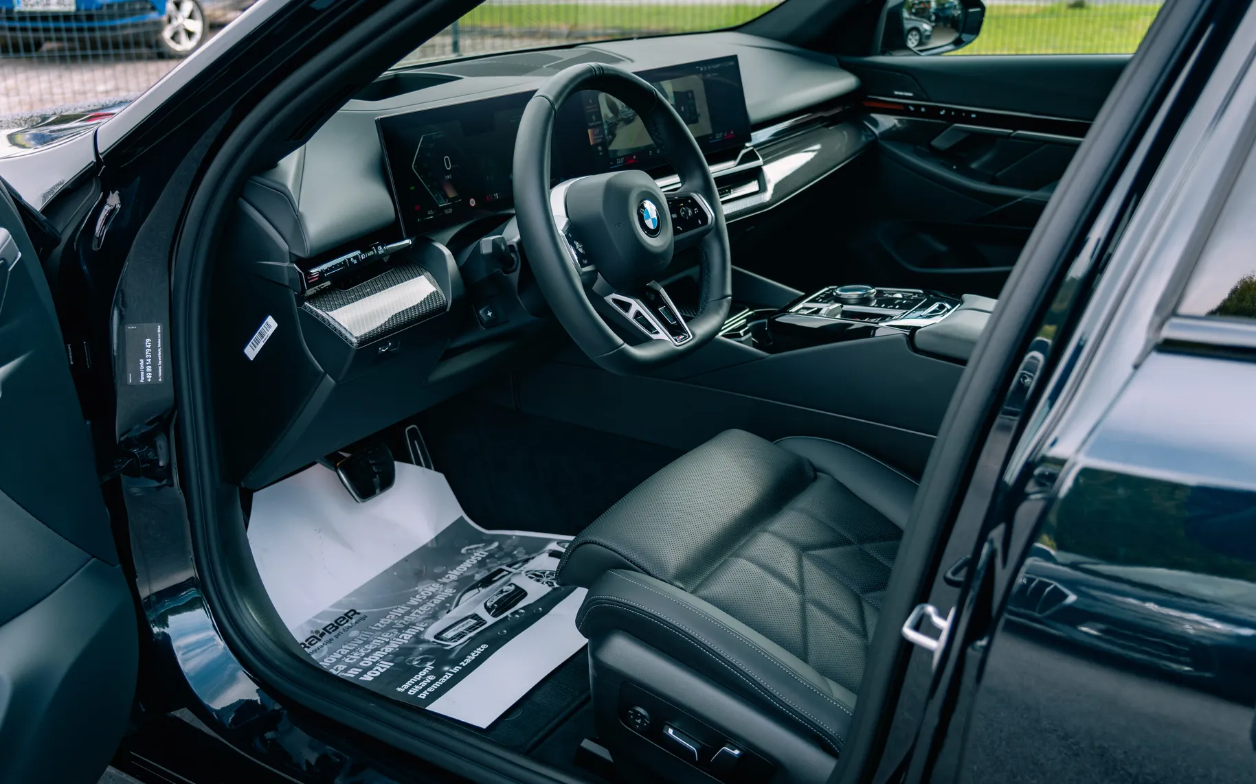 Notranja slika - BMW Serija 5 - 520i Avt. Steptronic M-SPORT - 7