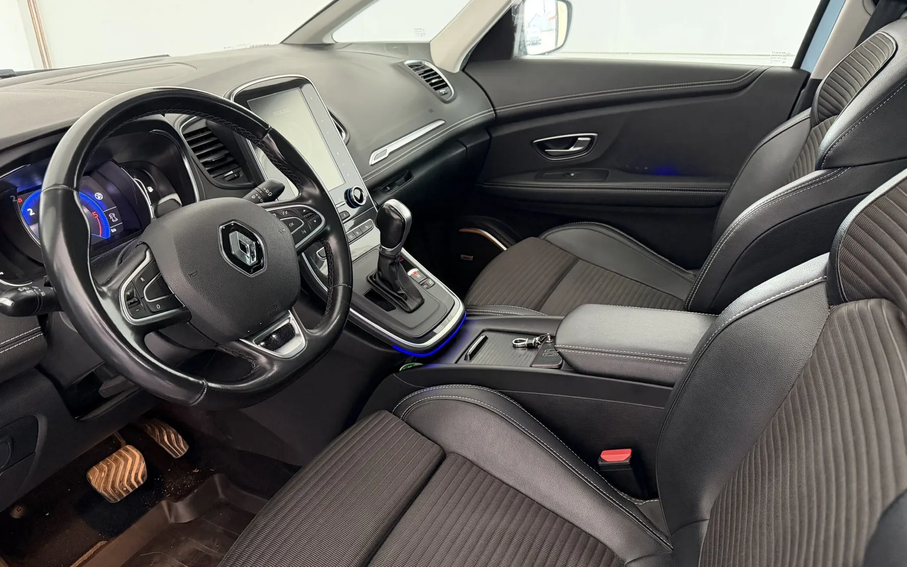 Zunanja slika - Renault Scénic - Grand Scenic BOSE Blue dCi 150 EDC - 19