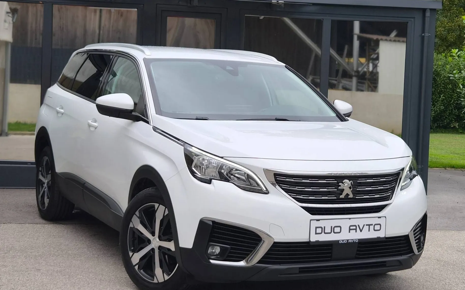 Notranja slika - Peugeot 5008 - 1.6HDI-AVT.-VIRTUAL-NAVI-LED-PDC-SLO-GRIP CONTROL - 7