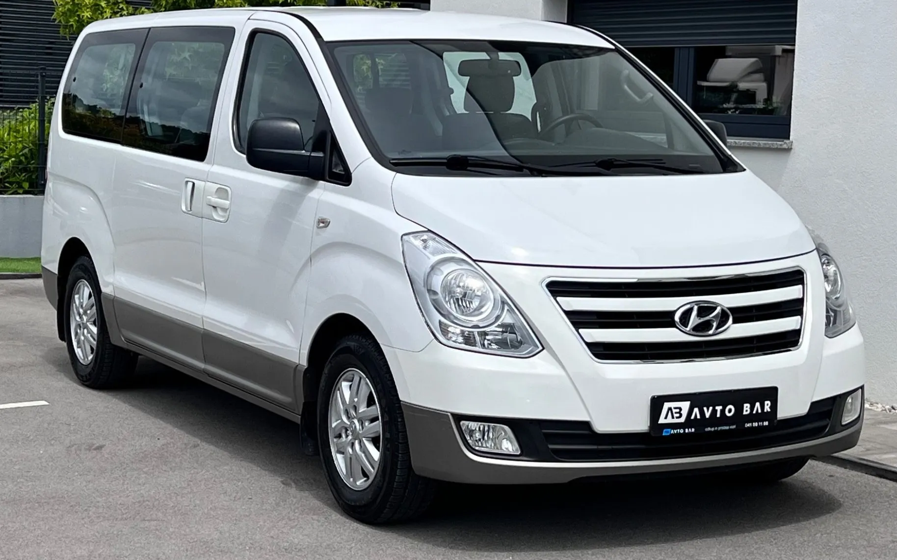 Zunanja slika - Hyundai H-1 - 2.5 CRDi+8SED+R.KAMERA+NAVI+3CONSKA KLIMA... - 1