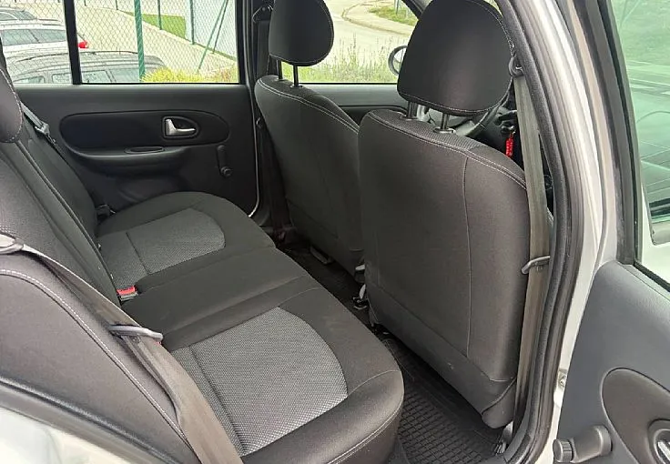 Zunanja slika - Renault Clio - 1.2 16V Storia Bye Bye SAMO 48400KM - 12