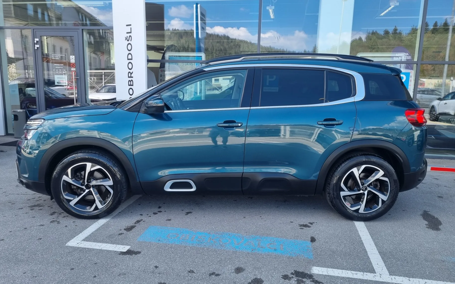 Zunanja slika - Citroën C5 - Aircross 1.2 PT Feel - VLEČNA KLJUKA - POTRJENA SERVISNA - 14