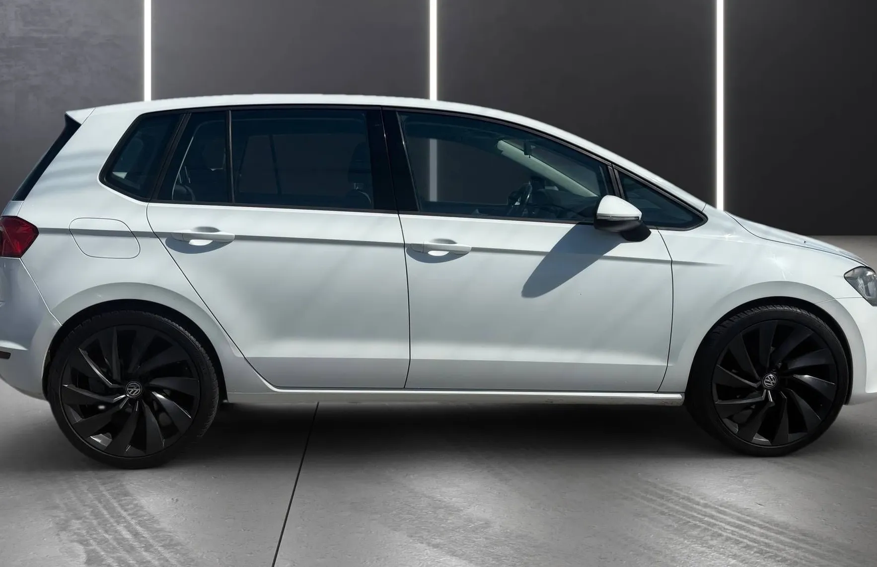 Zunanja slika - VW Golf - Sportsvan 1.6 TDI MOŽNOST FINANCIRANJA BREZ POLOGA - 8