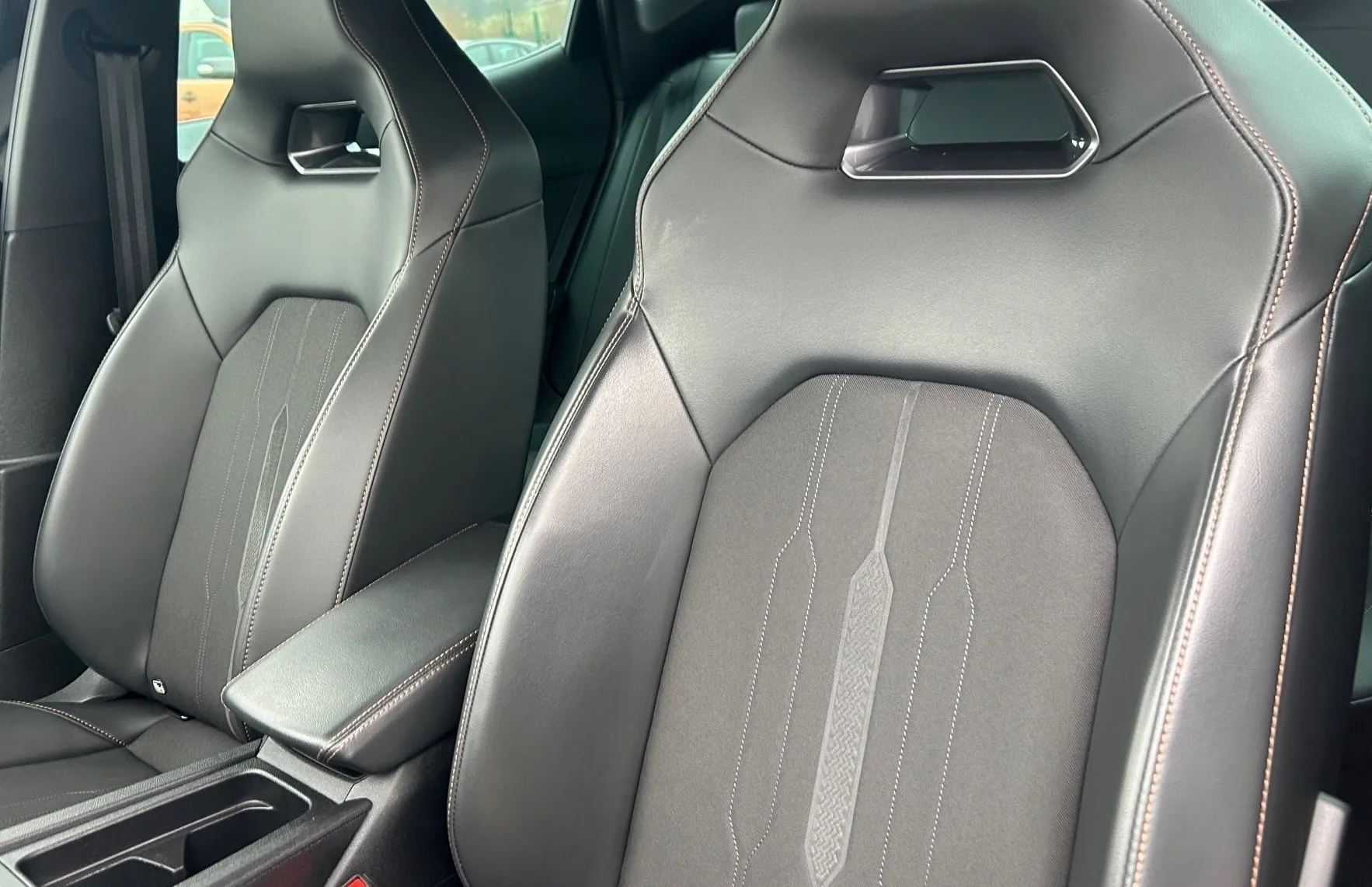 Zunanja slika - Cupra Formentor - 2.0 TSI 228KW DSG VZ 4DRIVE Beats - Kamera... - 12