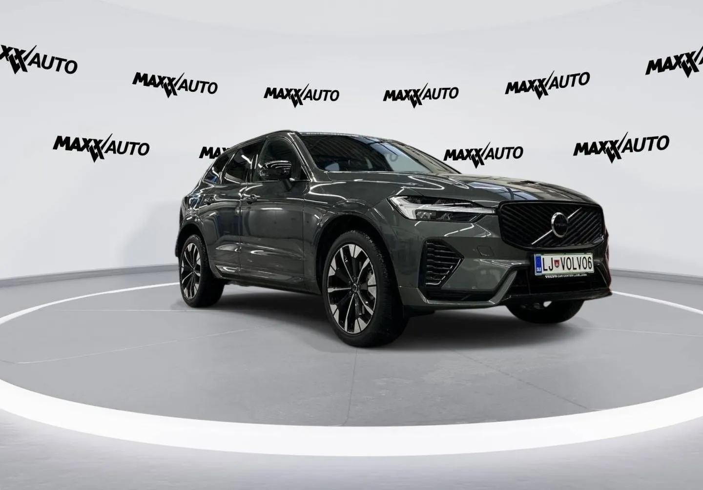 Zunanja slika - Volvo XC60 - B5 P AWD Plus Dark... - 3