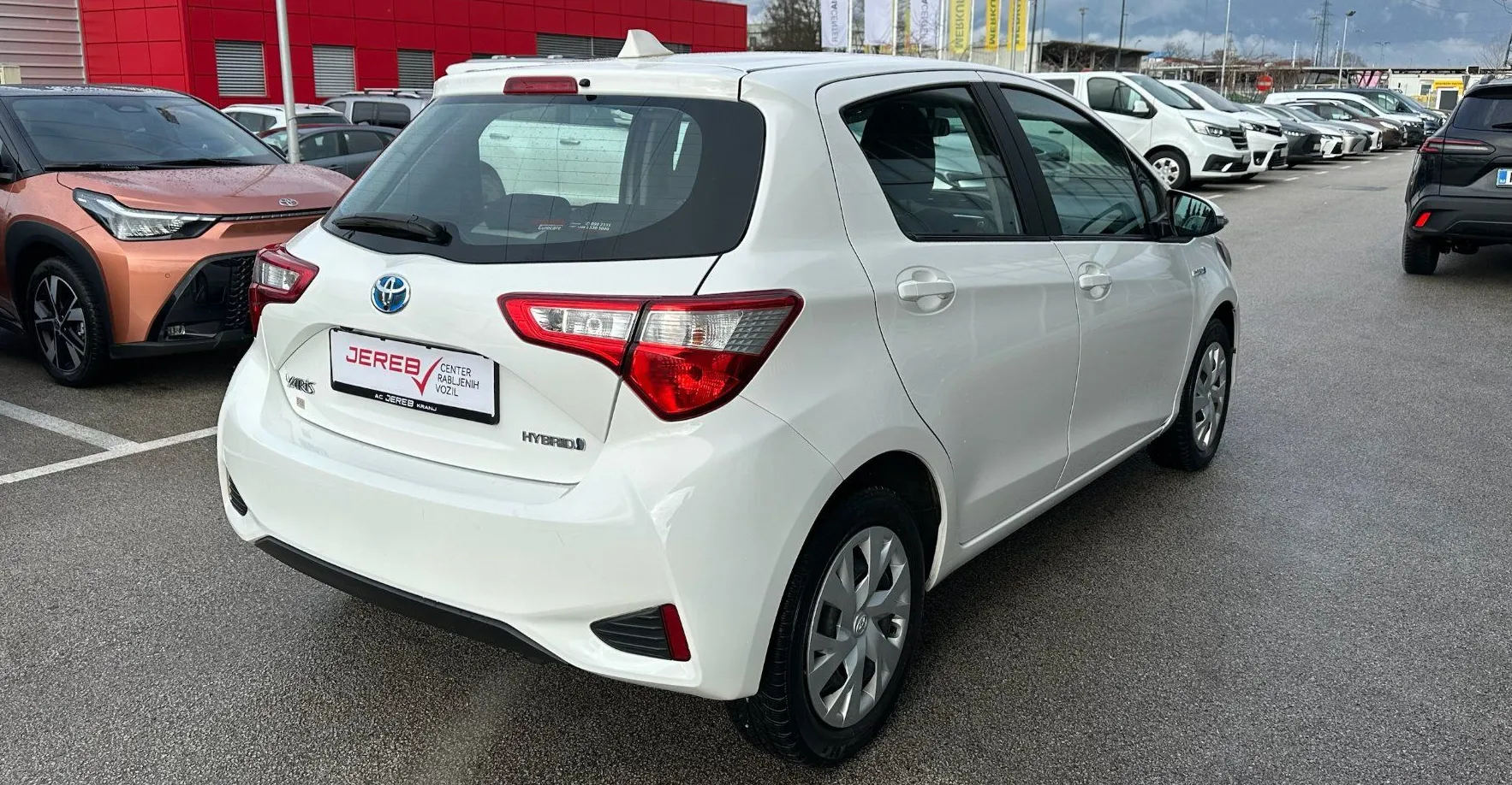 Zunanja slika - Toyota Yaris - Hybrid 1.5 VVT-i Stella Avt. SLO POREKLO - 5