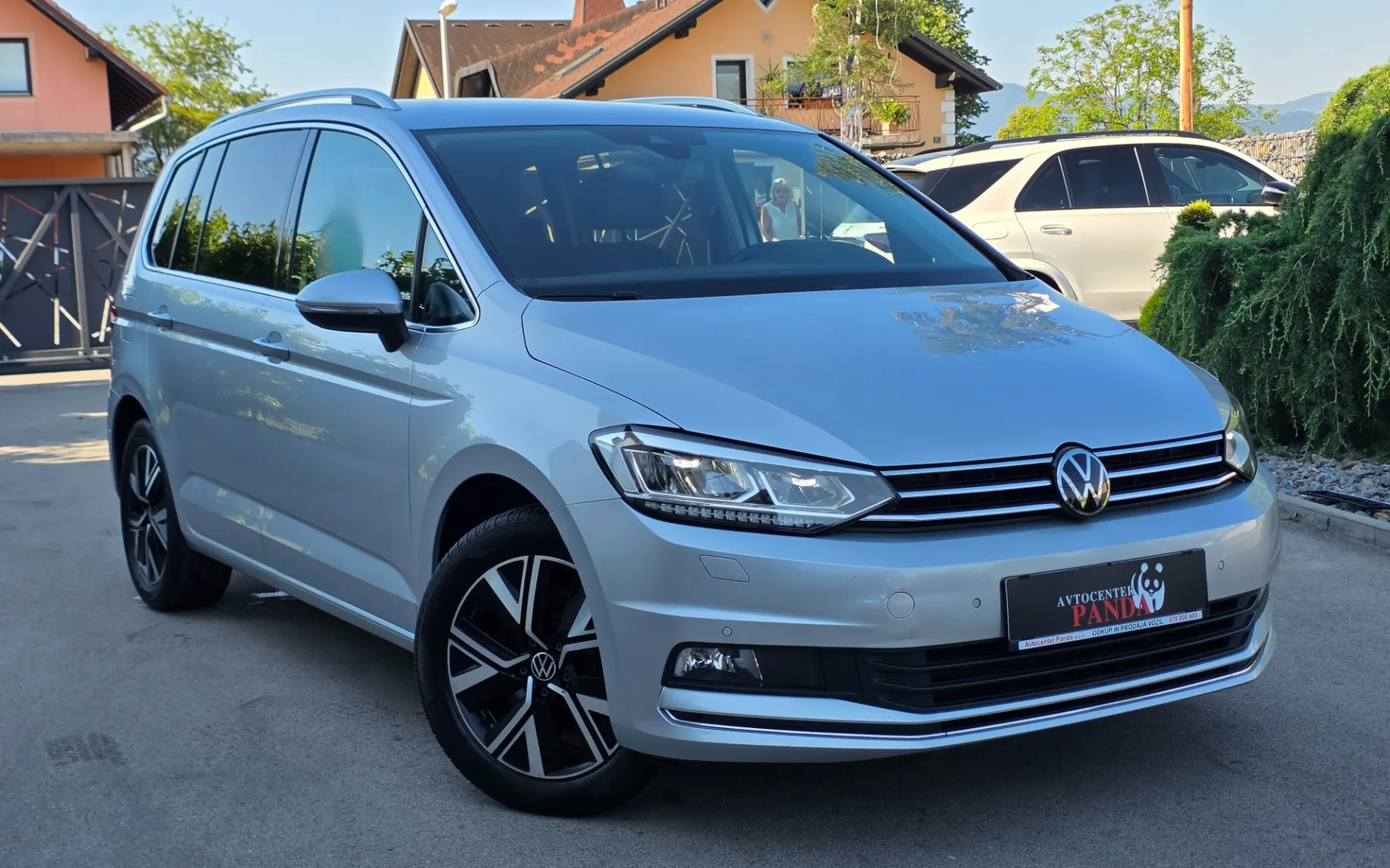 Zunanja slika - Volkswagen Touran - 2.0 DSG - 6
