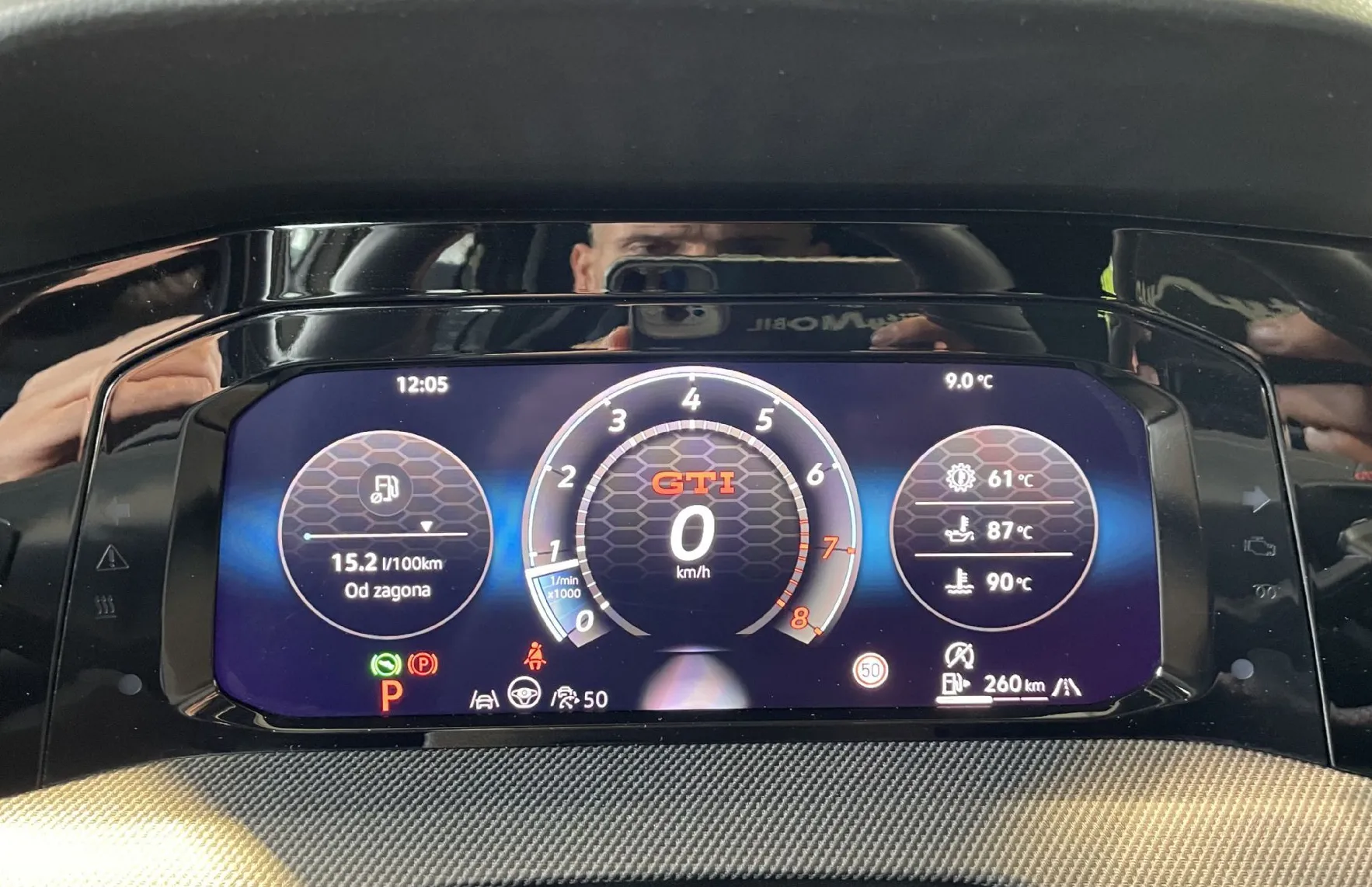 Zunanja slika - VW Golf - GTI-HEADUP-PANO-NAVI-GRETJE-LED-LANE-HARMAN KARDON - 14