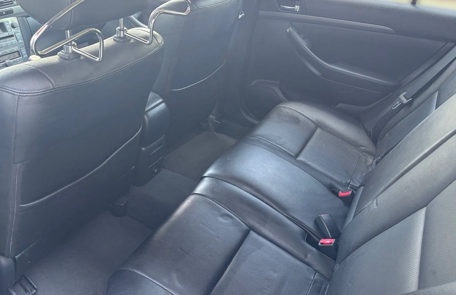 Zunanja slika - Toyota Avensis - Combi 2.2 D SLOVENSKO VOZILO XENON TEMPOMAT USNJE - 19