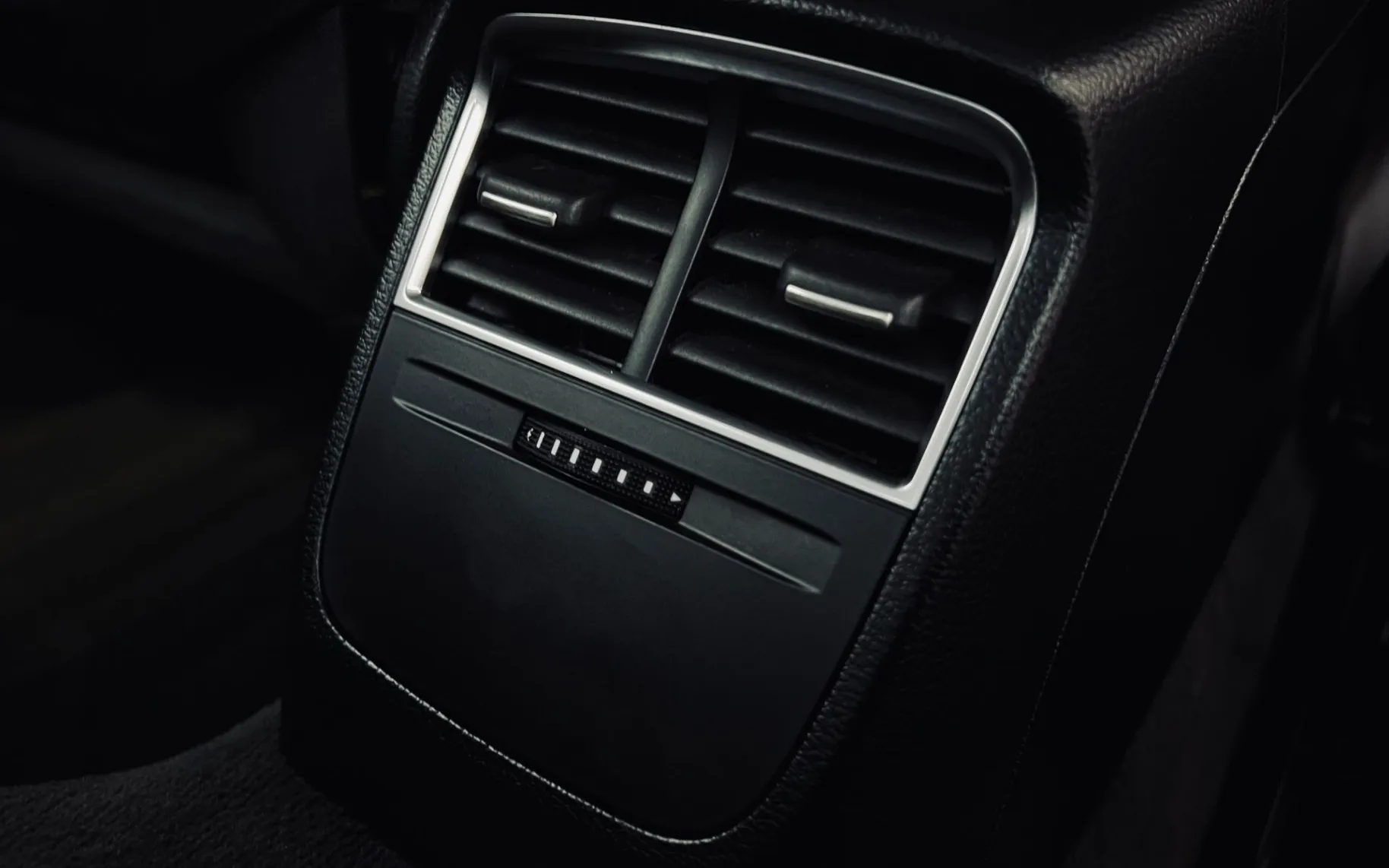 Zunanja slika - Audi A3 - 1,6 TDI Ambiente S-tronic - 19
