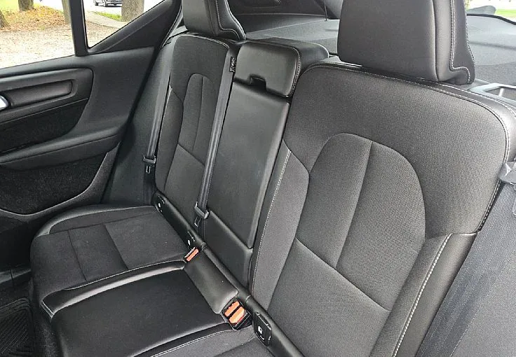 Zunanja slika - Volvo XC40 - 2.0 TD AWD 150ks °FULL-LED° °AUTOMATIC° °KAMERA° - 12