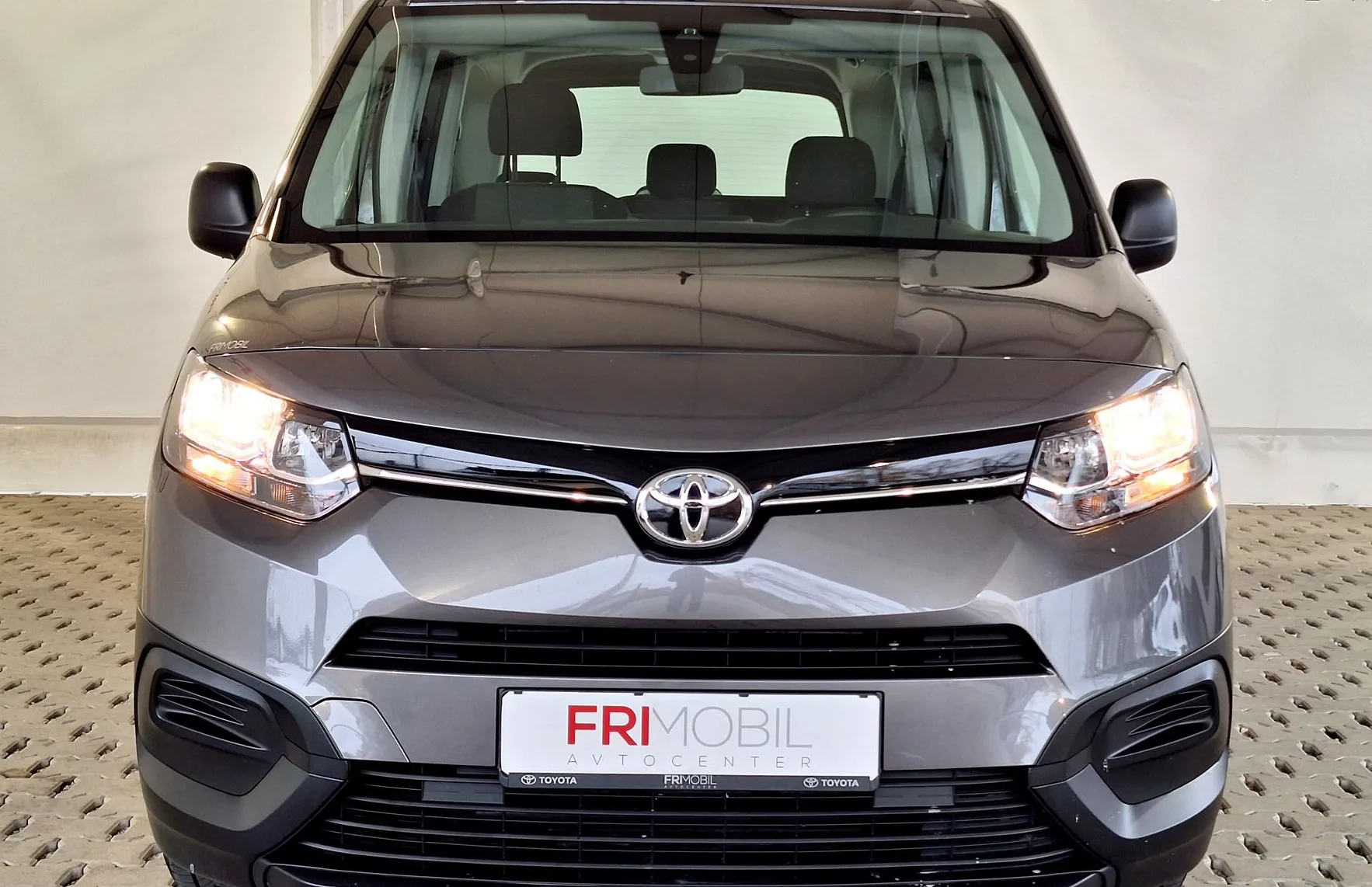 Zunanja slika - Toyota Proace - City Verso 1.2 Combi Compact MT 6 - 5