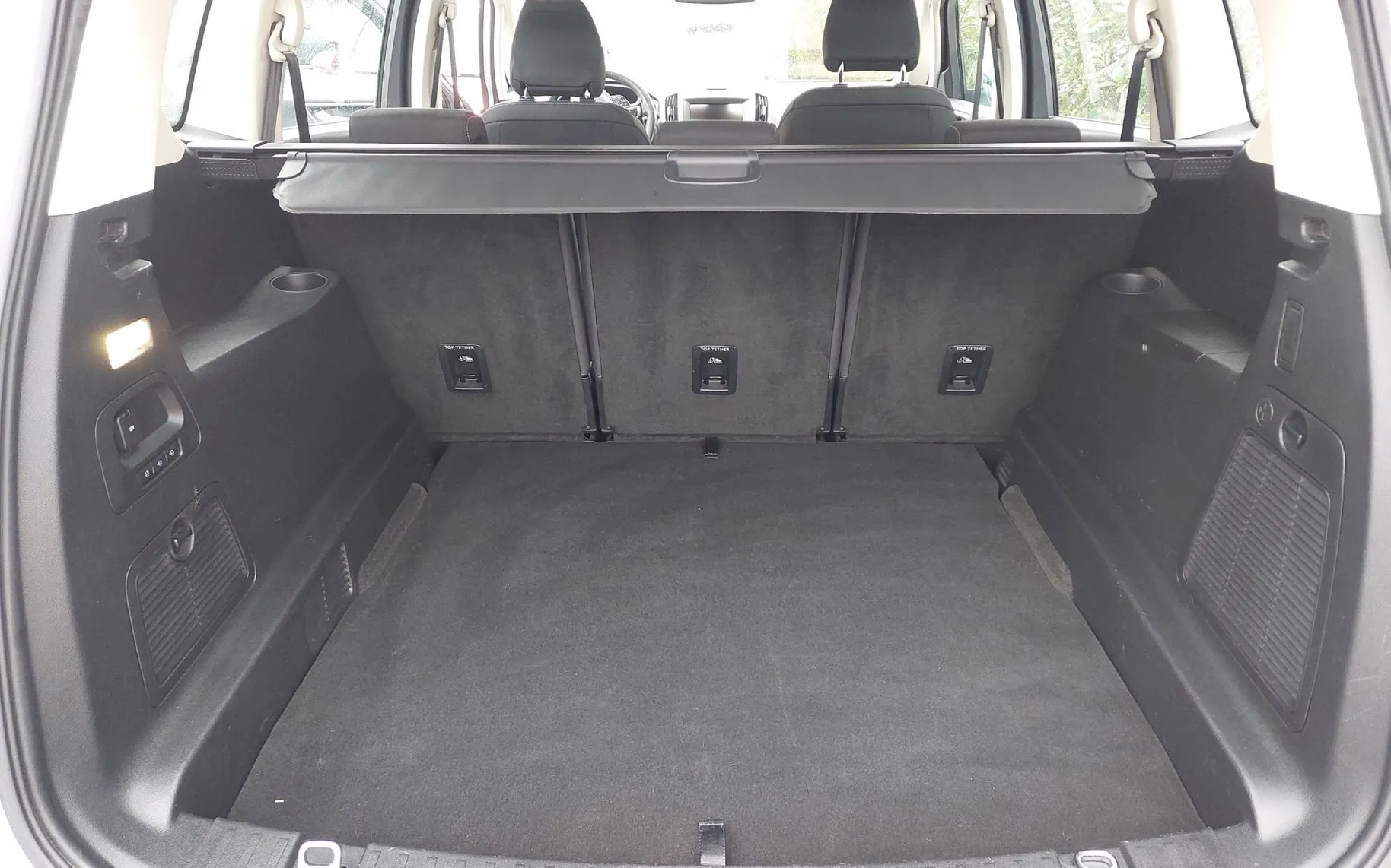 Zunanja slika - Ford S-MAX - 2.0 TDCi 110 kW FWD Trend Powershift - 9