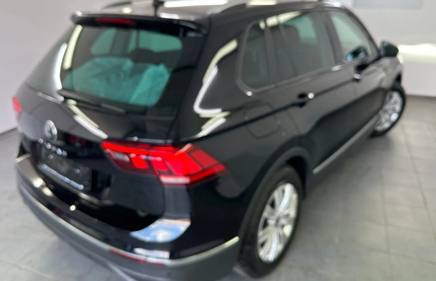 Zunanja slika - Volkswagen Tiguan - 2.0 TDI 110kW.NEMŠKI+4ALU.NAVI.AUT.GRET.SED.LED - 3
