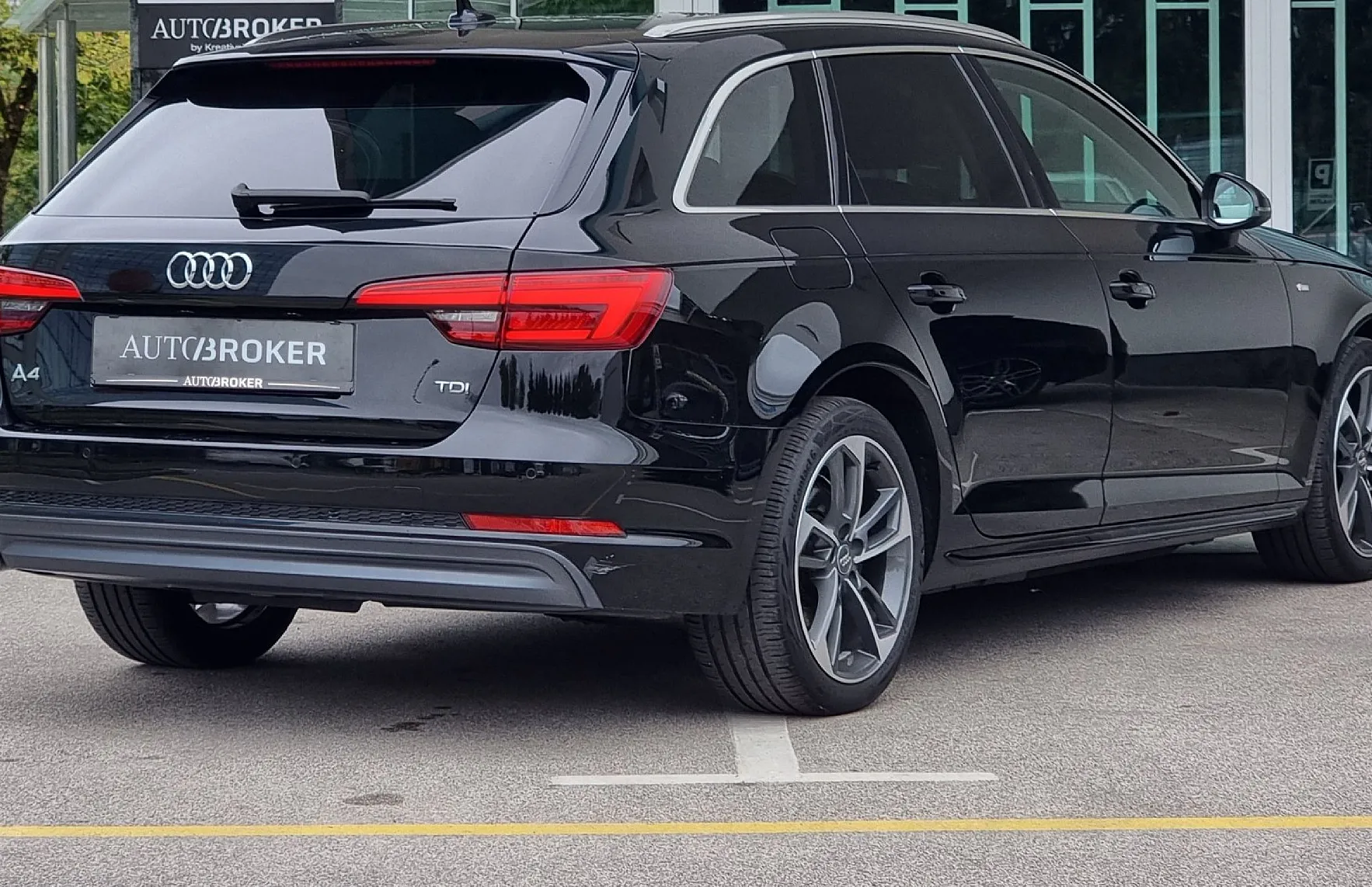 Zunanja slika - Audi A4 - Avant 2.0 TDI S tronic S-line - 5