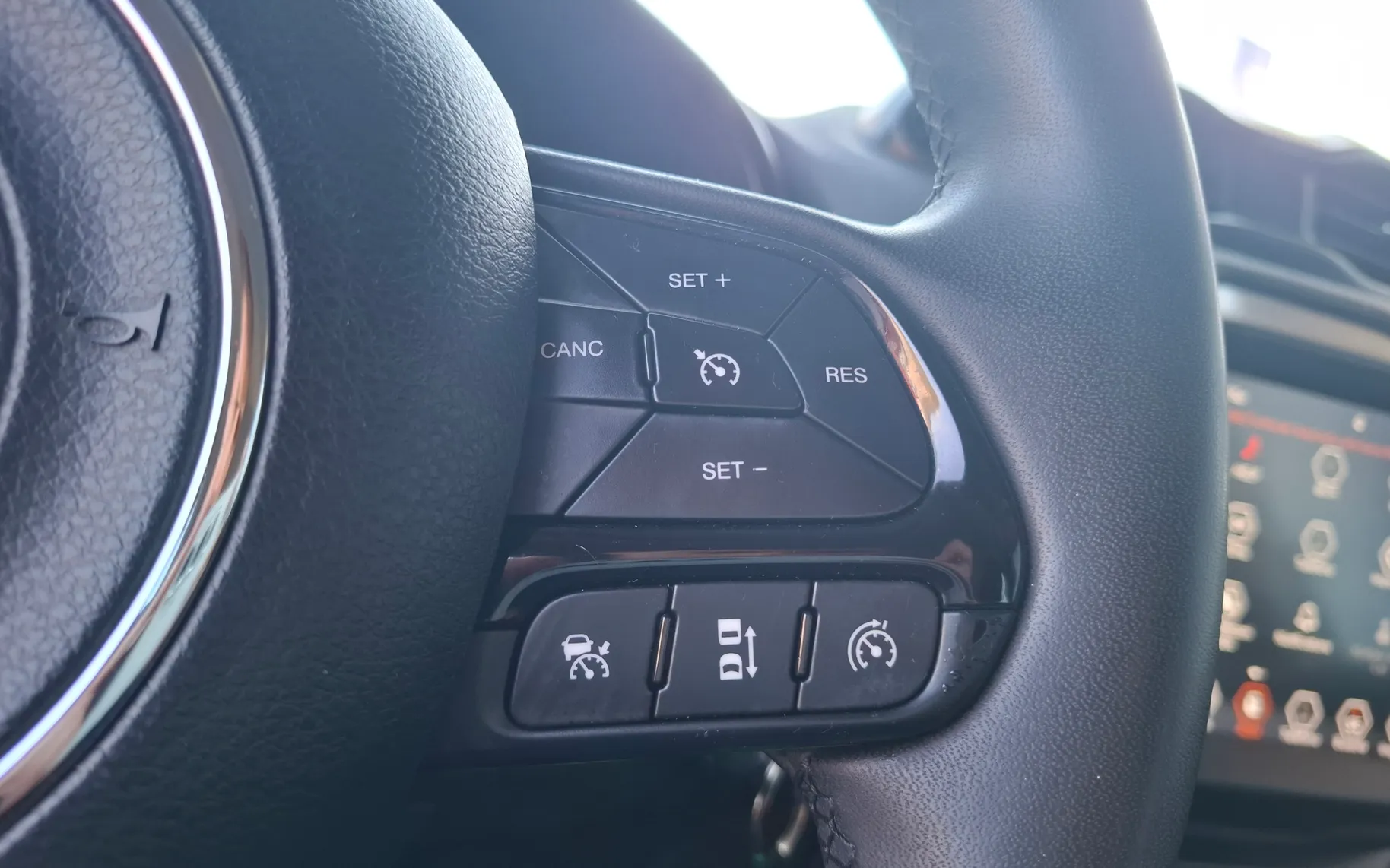 Zunanja slika - Jeep Renegade - 4xe eAWD 1.3 PHEV Limited Avtomatik - TOP OPREMA - 19