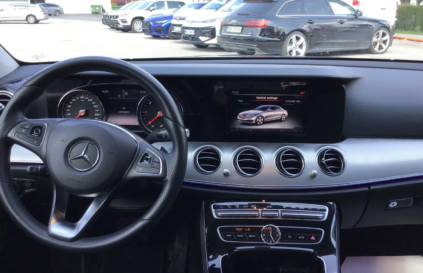 Zunanja slika - Mercedes-Benz E-Razred - E 220 d AMG Style. kamera. navi. LED - 10