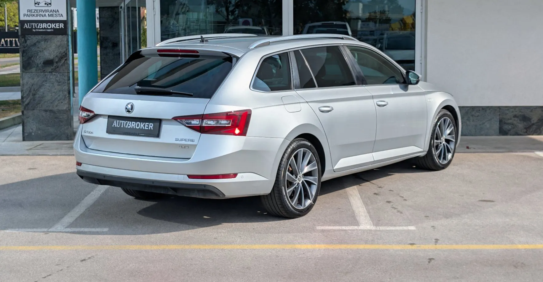 Zunanja slika - Škoda Superb - Combi 4x4 2.0 TDI L K DSG Usnje Navi ACC - 5