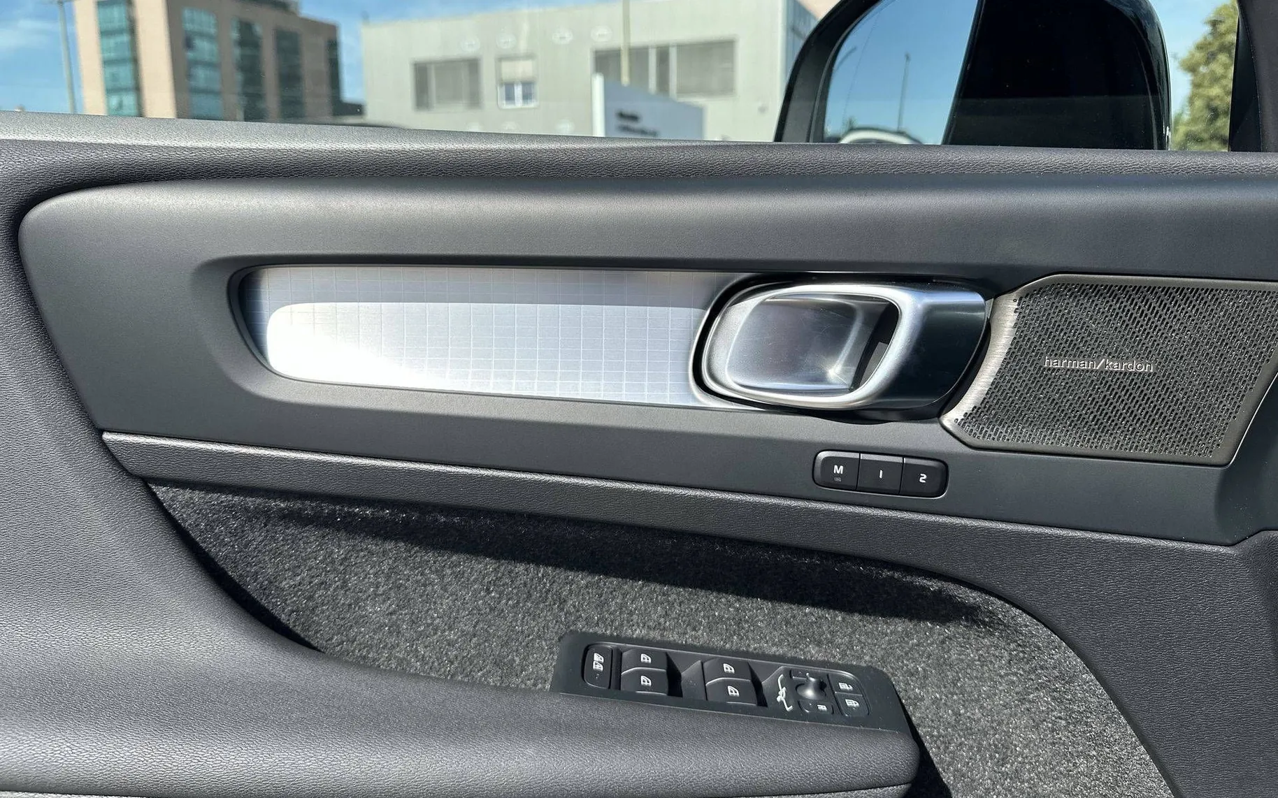Notranja slika - Volvo XC40 - B4P Ultra Black Edition Avt. - 13