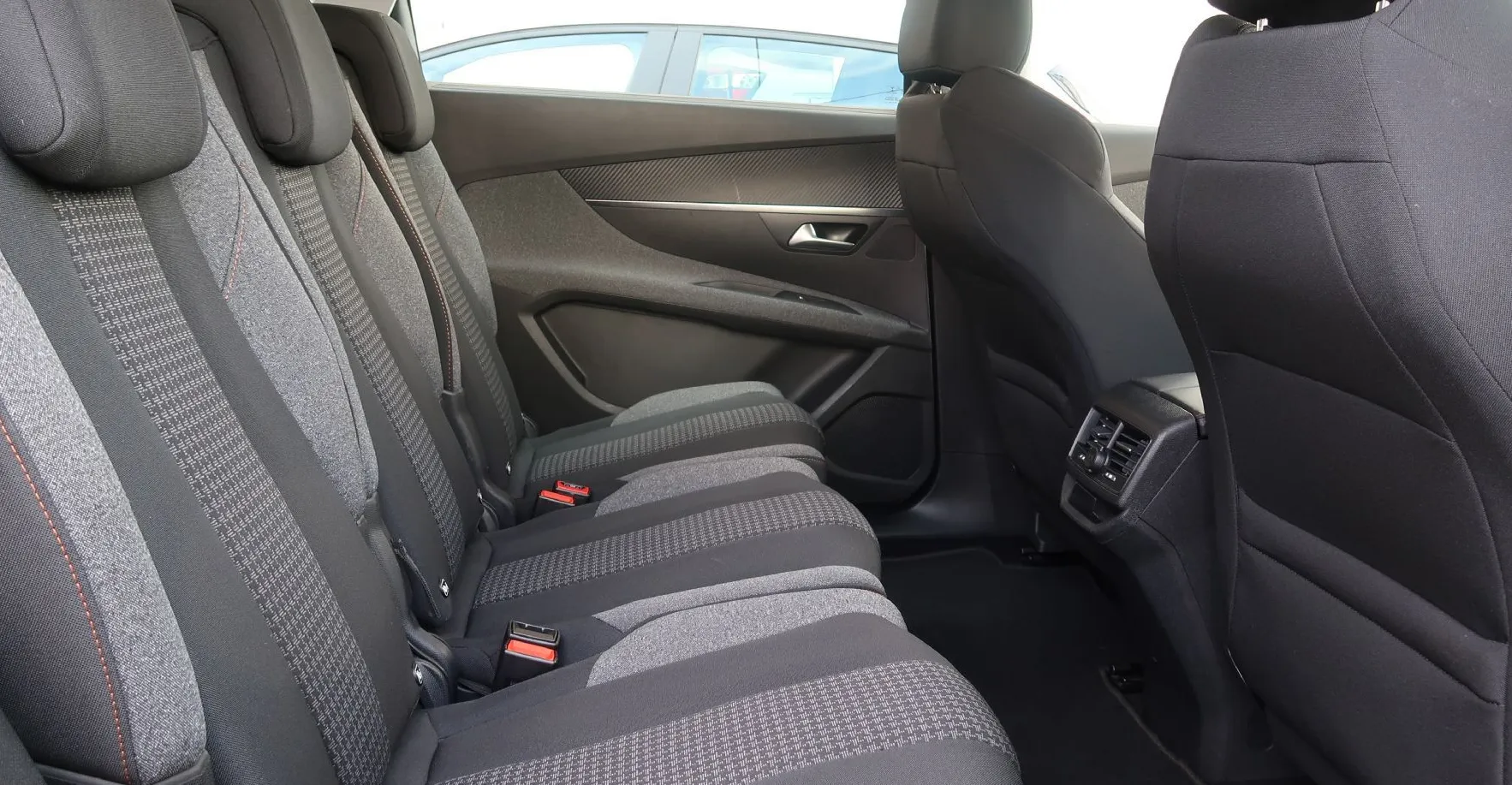 Zunanja slika - Peugeot 5008 - 1.2 PURETECH 130 BUSINESS NAVI-ALU-VIRTUALUAL - 13