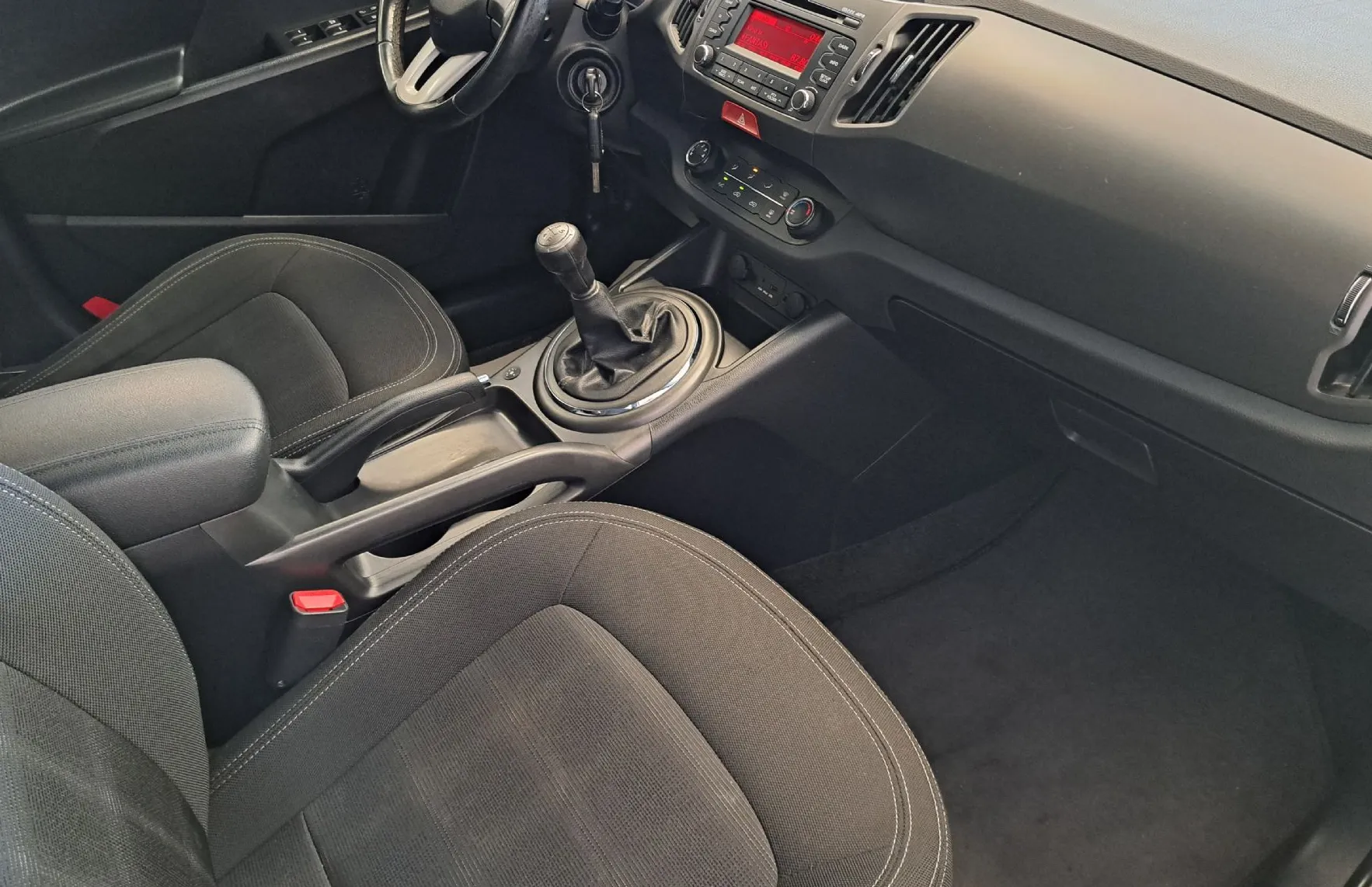Zunanja slika - KIA Sportage - 2.0 bencinski 120kW Urban-HITRI KREDIT-ODLIČEN- - 9