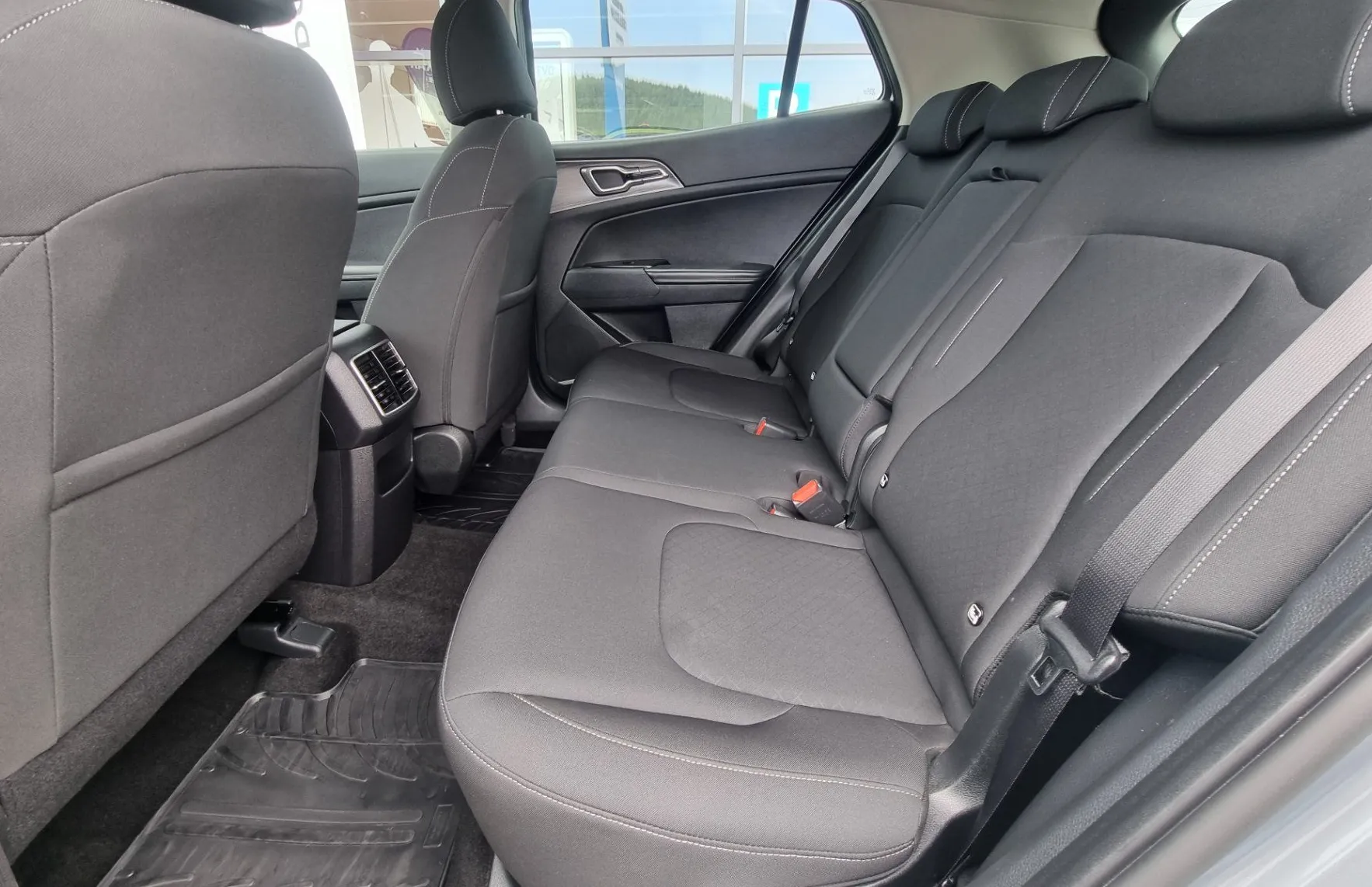 Zunanja slika - KIA Sportage - 1.6 T-GDI MHEV AVTOMATIK - SLOVENSKI + 1. LASTNIK - 10