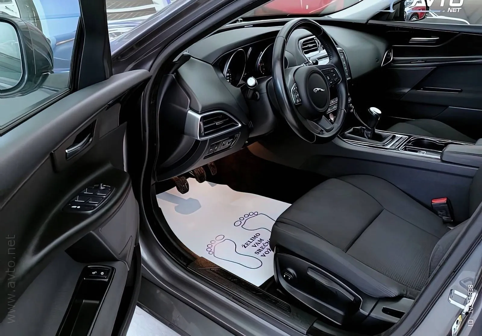 Zunanja slika - Jaguar XE - 2.0D E-Performance 163PS Prestige LED KOT-NOV- - 6