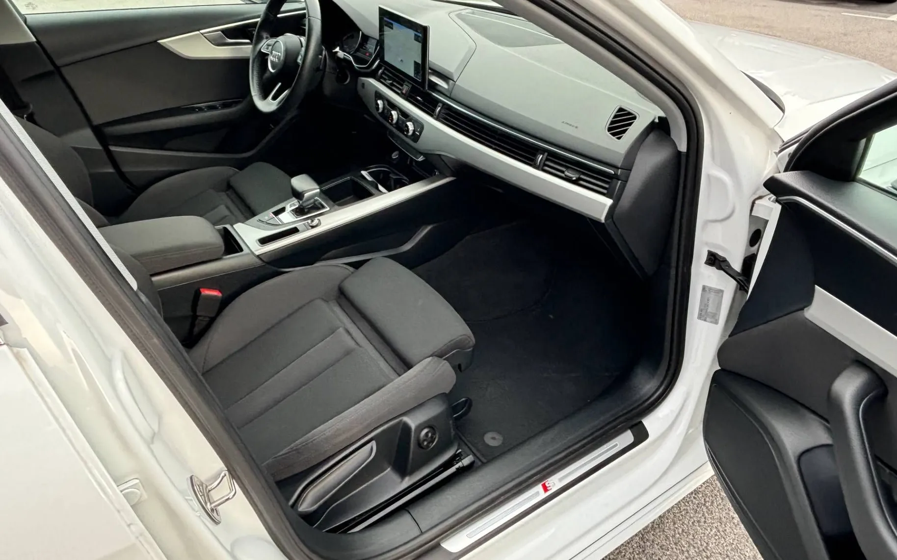 Zunanja slika - Audi A4 - 35 TDI S tronic S line LED-KAMERA-NAVI - 11