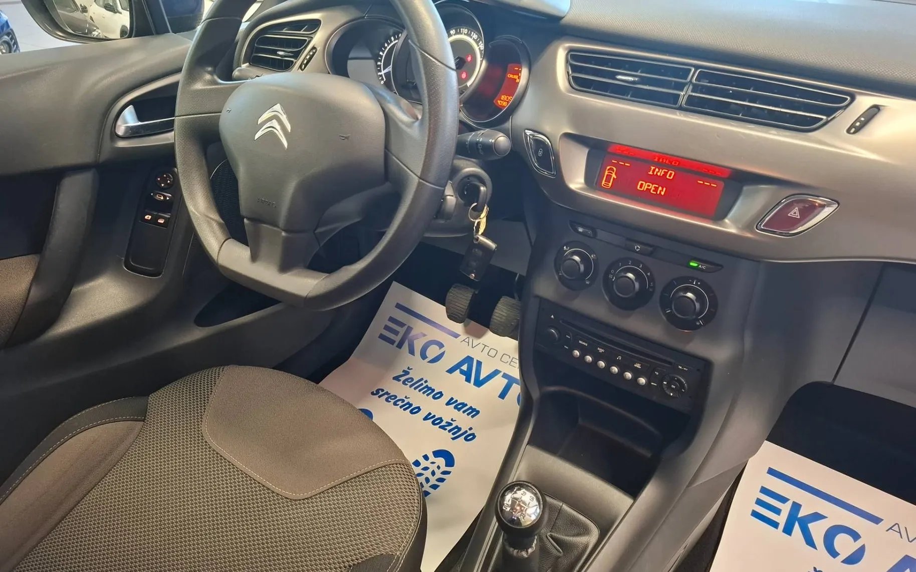Notranja slika - Citroën C3 - 1.0 VTi PureTech Attraction SAMO 98000KM-KOT NOV - 11