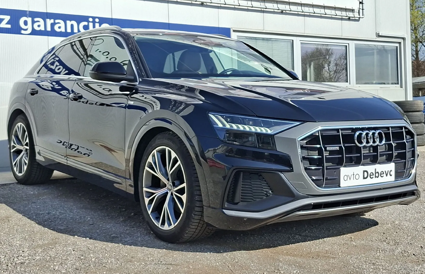 Zunanja slika - Audi Q8 - 45 TDI S-Line Quattro - 3