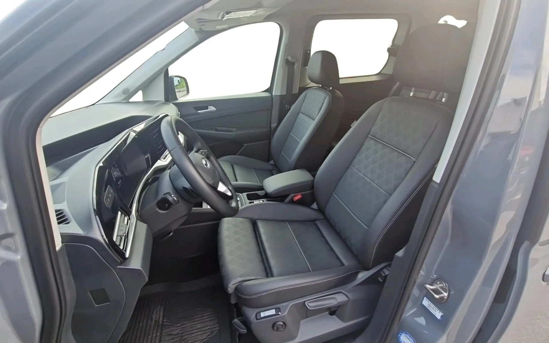 Zunanja slika - Ford Tourneo Connect - 1.5 PHEV-AVT.6-150KM-7XSEDEŽ-SLO-RADAR-F1-NAVI-LE - 5