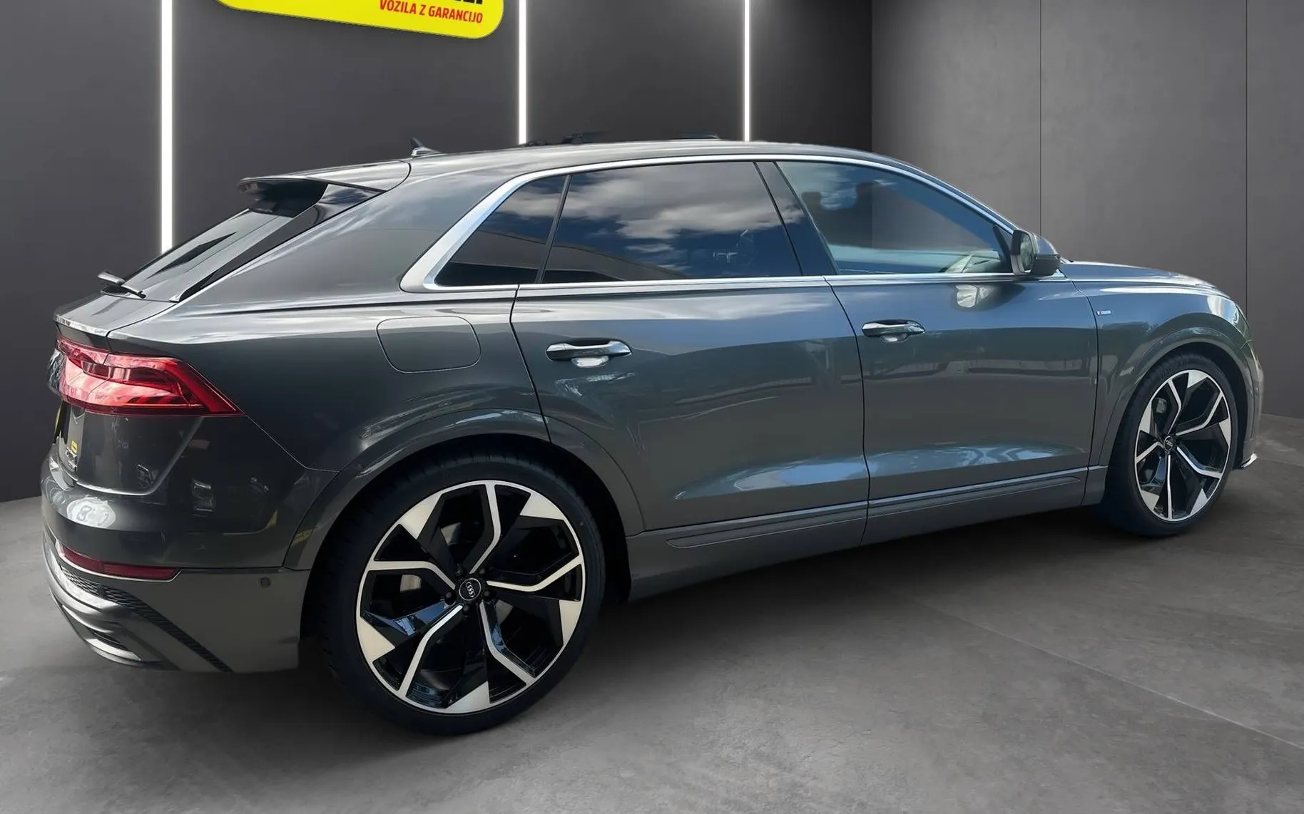 Zunanja slika - Audi Q8 - 50 TDI QUATTRO S-LINE MATRIX NAVI TEMP KAM PDC T - 9