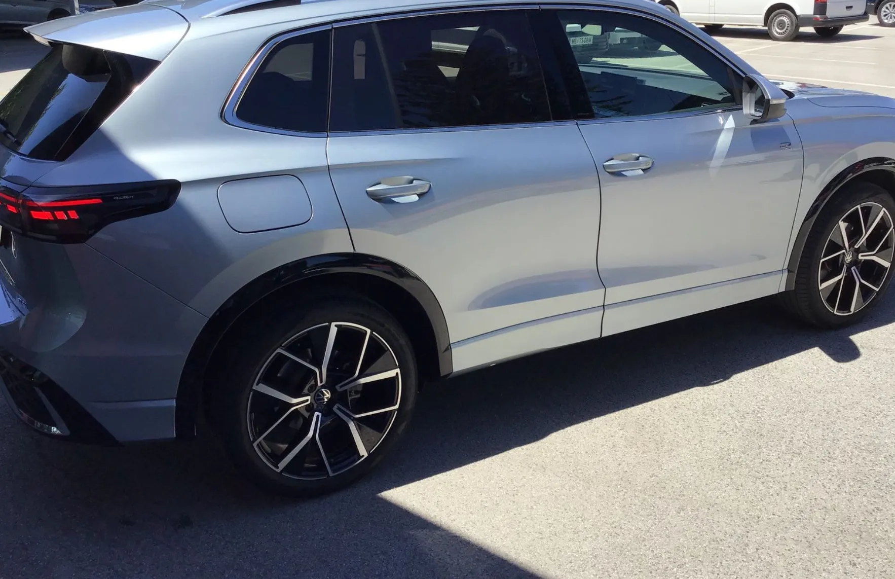 Zunanja slika - Volkswagen Tiguan - 1.5 eTSI BMT R-Line DSG - 5