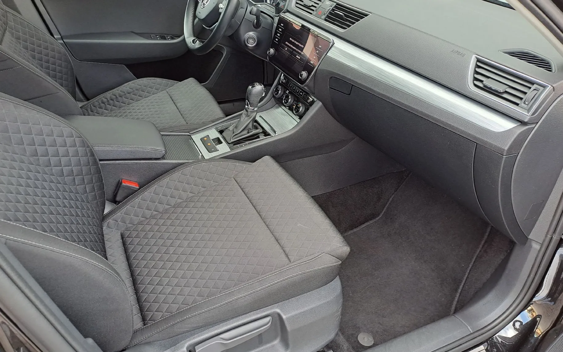 Zunanja slika - Škoda Superb - 1.5 TSI Ambition Combi 110 kW - 5
