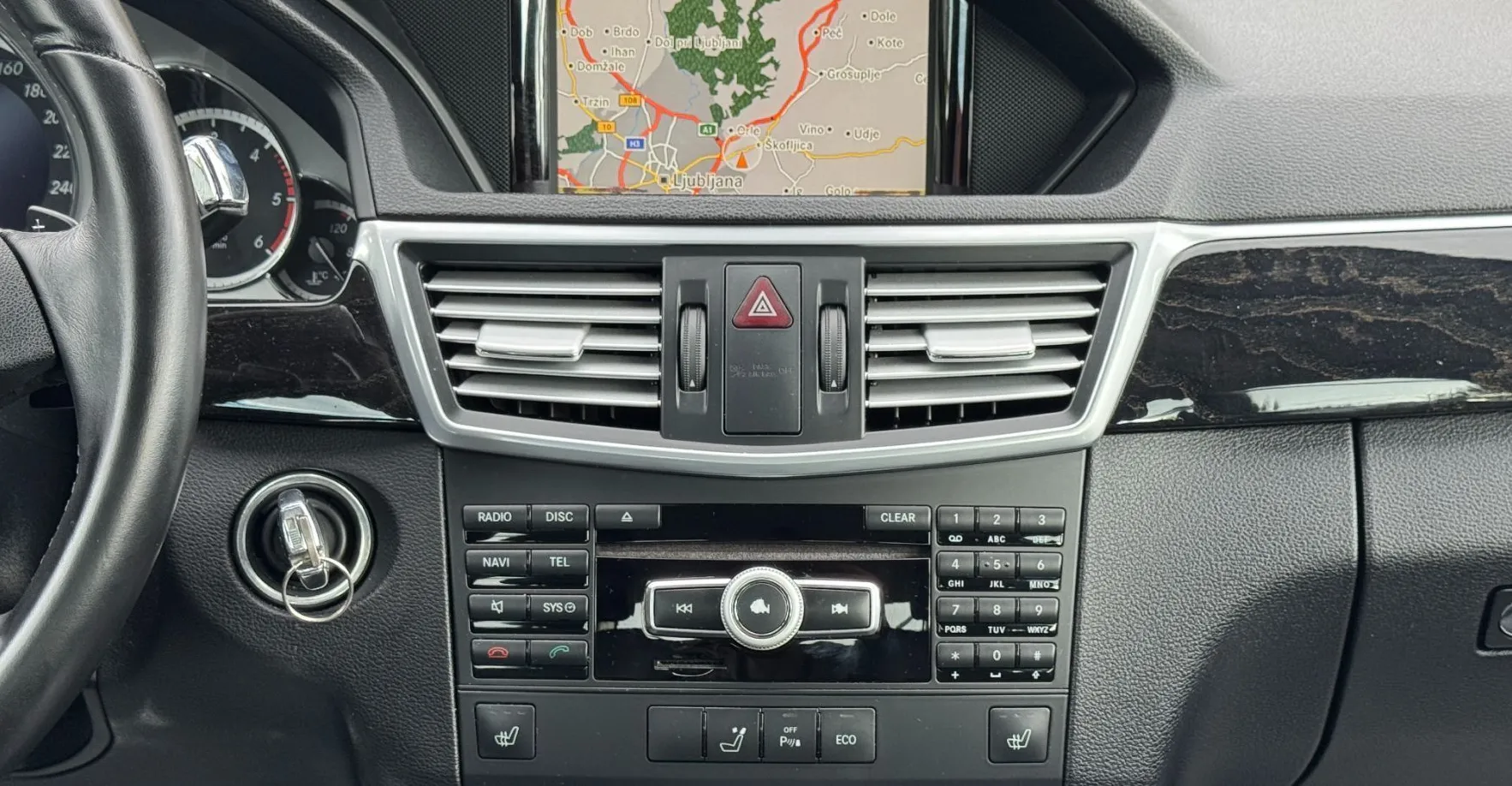 Zunanja slika - Mercedes-Benz E-Razred - E 220 CDI AVANTGARDE AVT GR SED NAVI PDC ACC - 14