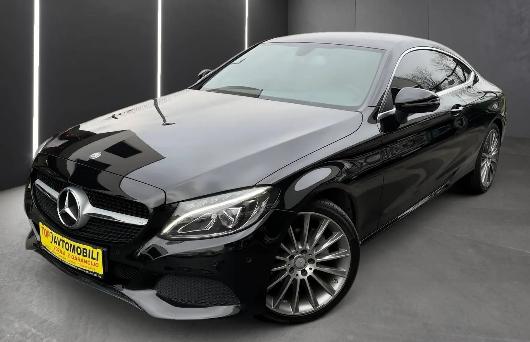 Zunanja slika - Mercedes-Benz C-Razred - C 180 COUPE 19 COL AMG FULL LED NAVI PDC TEMPOMA.. - 2