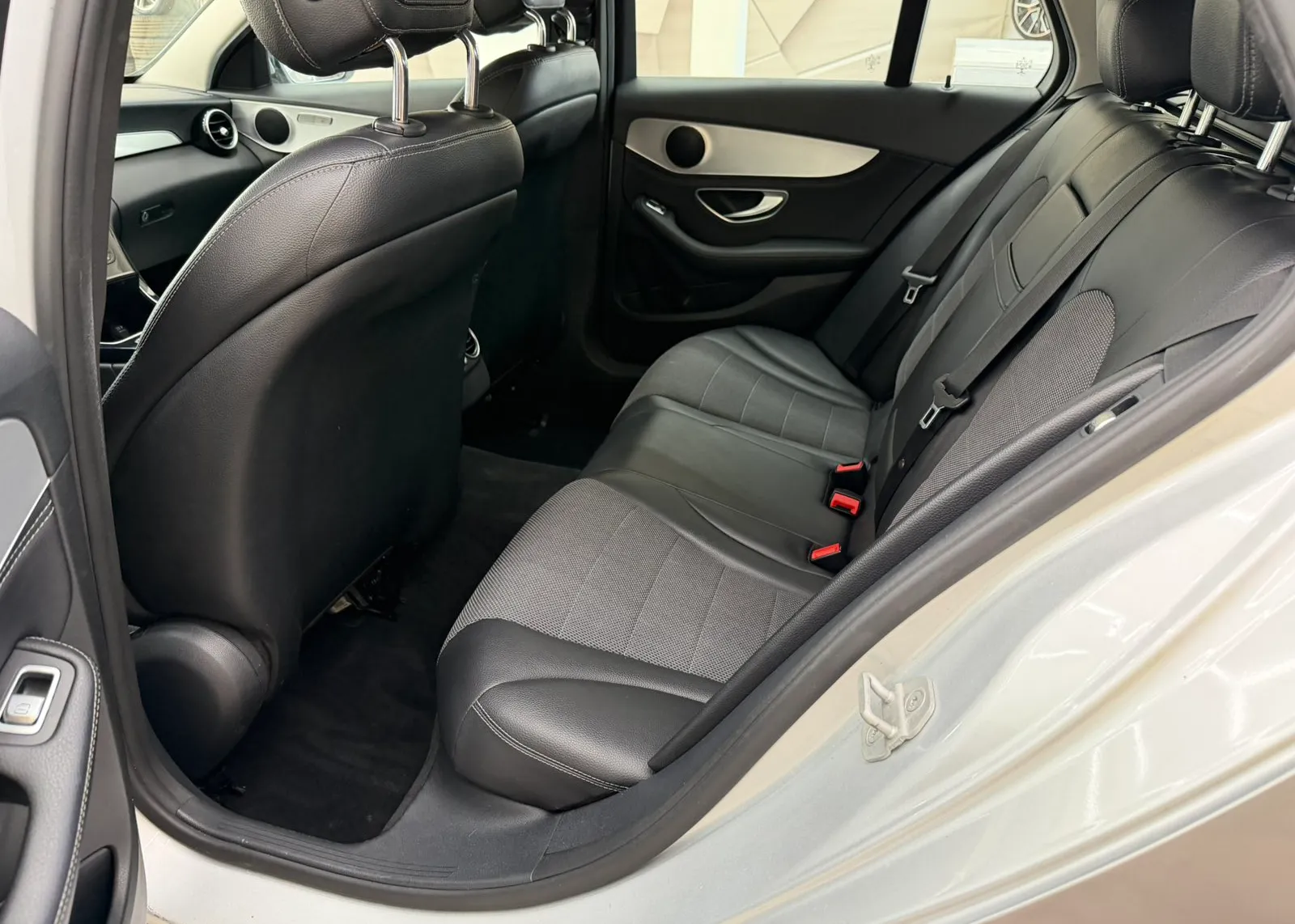 Zunanja slika - Mercedes-Benz C 200 - T D. AUT. - 7
