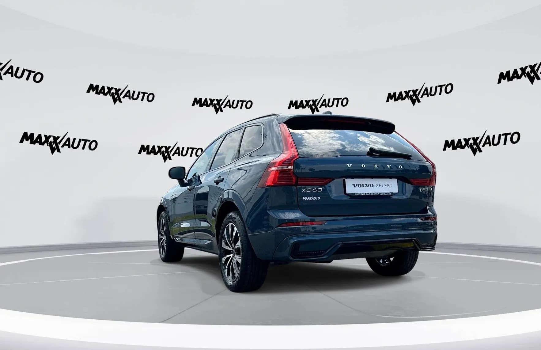 Zunanja slika - Volvo XC60 - B5 P AWD Plus Dark Avt. - 7