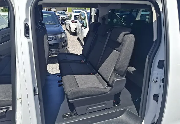 Zunanja slika - Opel Zafira - vivaro 2.2 diesel avtomatik - 9 SEDEŽEV - 7
