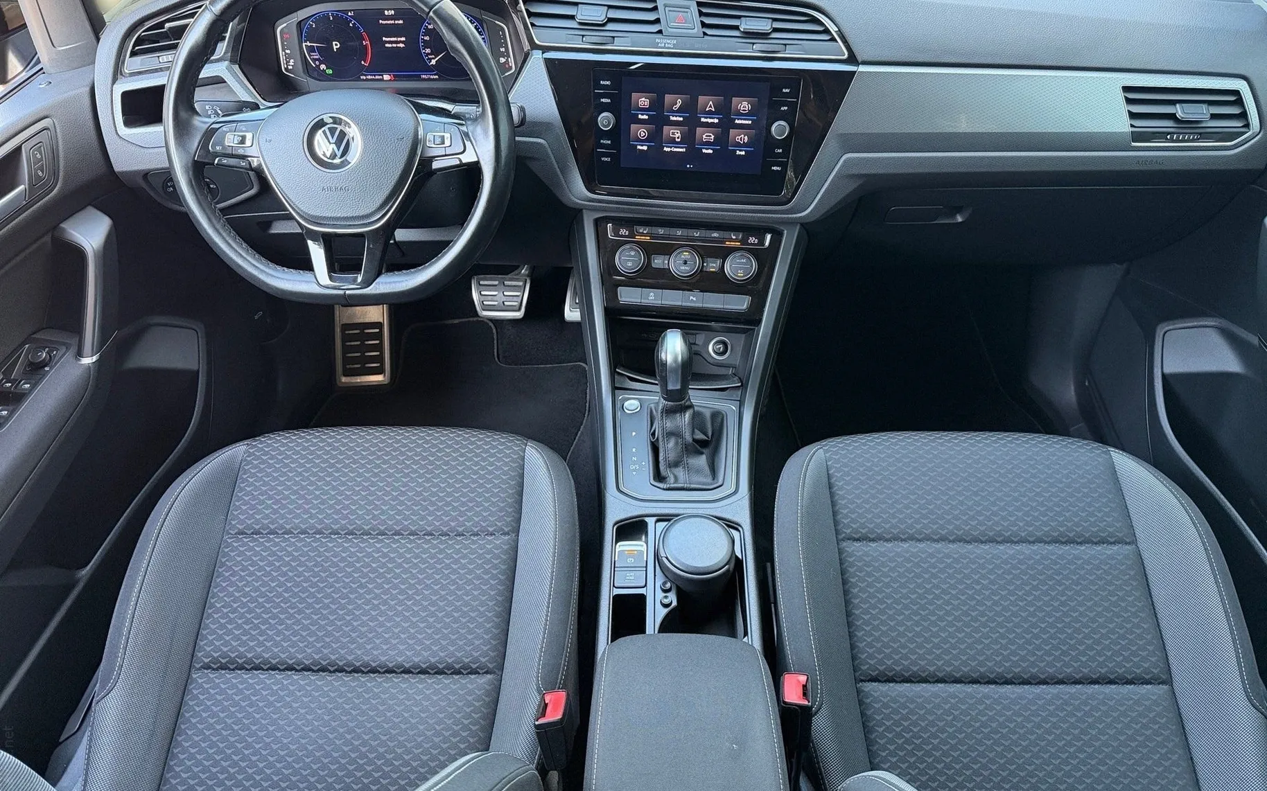 Notranja slika - Volkswagen Touran - 2.0 TDI BMT Family DSG-ACC-PDC-KAMERA-VL.KLJUKA... - 10