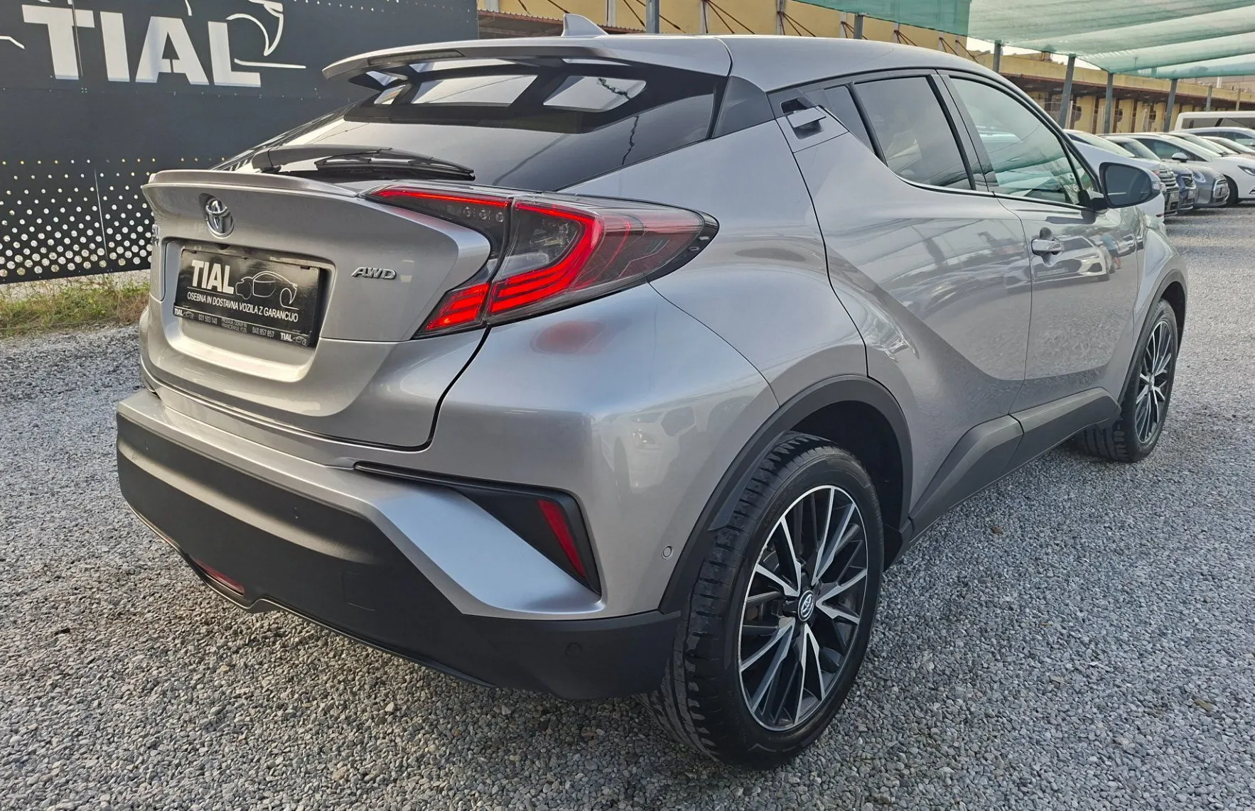 Zunanja slika - Toyota C-HR - AWD 1.2 4X4-NAVI-KAMERA-ACC-LINE ASS-VELIK SERVIS - 9