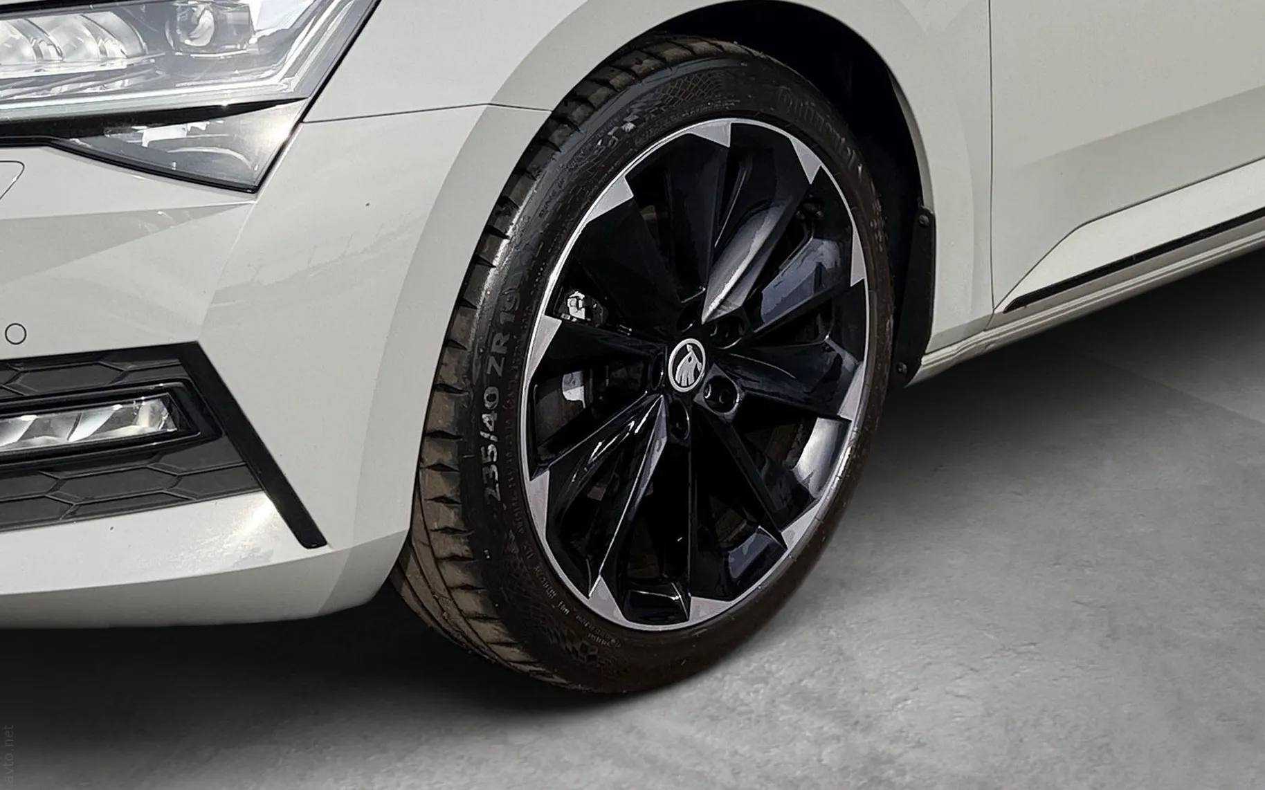 Zunanja slika - Škoda Superb - Combi 2.0 TDI Sportline DSG-19 col-Matrix-Canton - 6